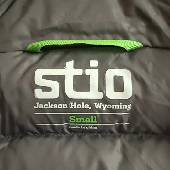 Stio Men Hometown Down Hooded Jacket
Like New! Worn once. - Picture 5 of 14